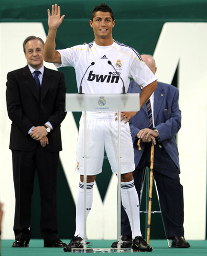 ronaldo cristiano madrid. Ronaldo Unveiled in Madrid