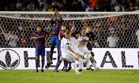 Beckham Free Kick on David Beckham Scores From A Free Kick During His Side S Defeat To