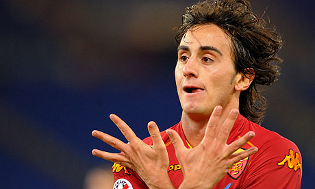 Roma midfielder Alberto Aquilani celebrates