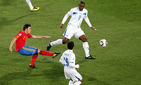 http://static.guim.co.uk/sys-images/Football/Pix/pictures/2010/6/21/1277146284855/Spain-vs-Honduras-006.jpg