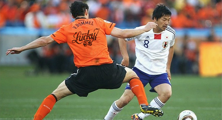 Mark van Bommel: Mark Van Bommel, The Gallery