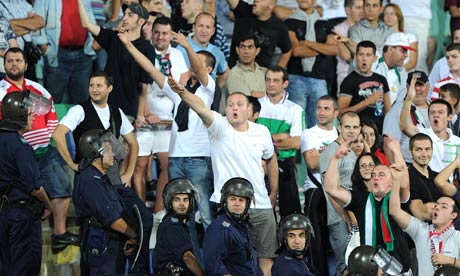 Bulgaria-fans-taunt-the-E-005.jpg