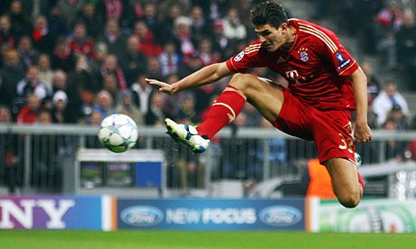http://static.guim.co.uk/sys-images/Football/Pix/pictures/2011/11/2/1320269713248/FC-Bayern-Muenchen-v-SSC--007.jpg