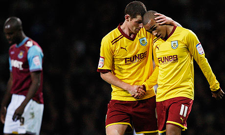 Burnley celebrate at West Ham