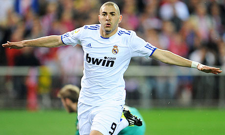 Karim Benzema celebrates his goal in the Madrid derby