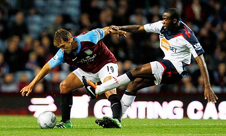 http://static.guim.co.uk/sys-images/Football/Pix/pictures/2011/9/20/1316551841234/aston-villa-v-bolton-007.jpg