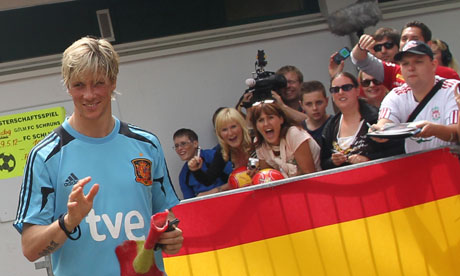 Fernando Torres looks relaxed at Spain's training camp in Austria after