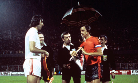 Referee Clive Thomas