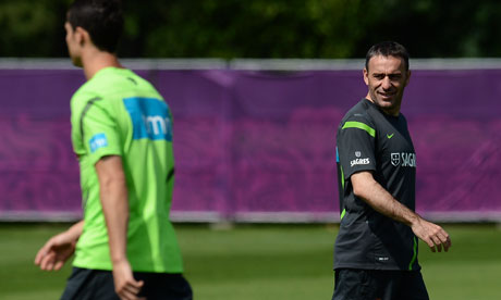 Portugal's coach Paulo Bento, right