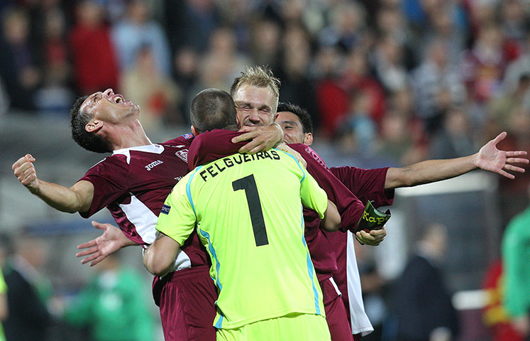 Champions League: CFR Cluj players celebrate
