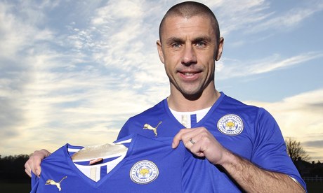 Kevin-Phillips-signs-for--011.jpg