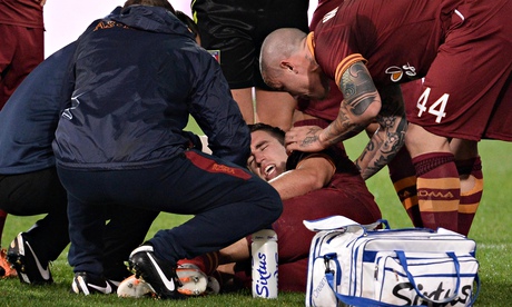 Holland's Kevin Strootman ruled out of World Cup with knee injury