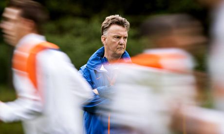 Louis van Gaal watches his Holland players in training