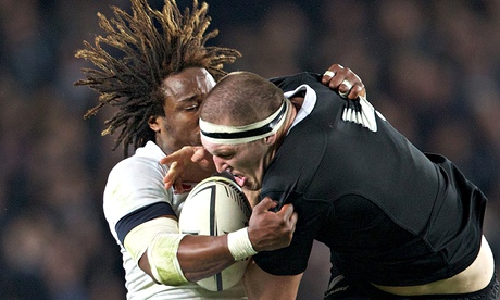 Brodie Retallick tackled by Marland Yarde