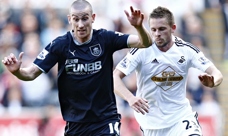 Gylfi Sigurdsson of Swansea, right
