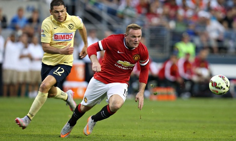 Wayne Rooney played up front on his own with recent Manchester United signing Memphis Depay behind h
