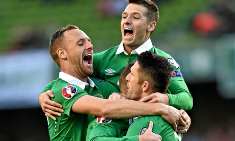 Republic of Ireland v Gibraltar: Robbie Keane celebrates