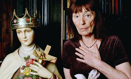 Beryl Bainbridge, statue