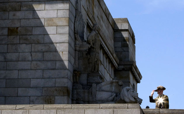 Gallery Armistice Day: Armistice Day ceremony at the Shrine of Remembrance in Melbourne