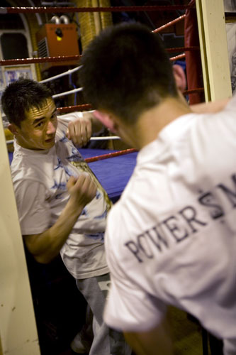 Gallery All Stars Boxing Gym: Ezat shadow boxing