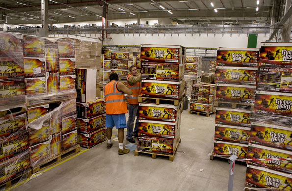 Gallery Amazon.co.uk: Amazon distribution warehouse Swansea