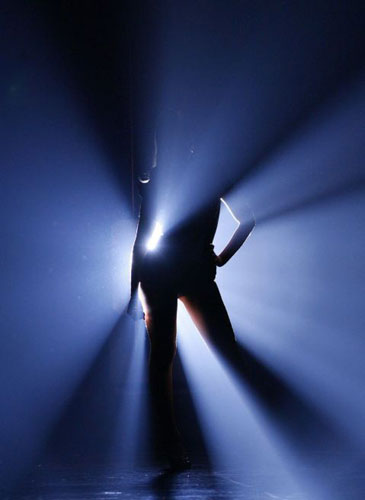 Gallery November 24 2008: Los Angeles, US: Beyonce performs during the 2008 American Music Awards