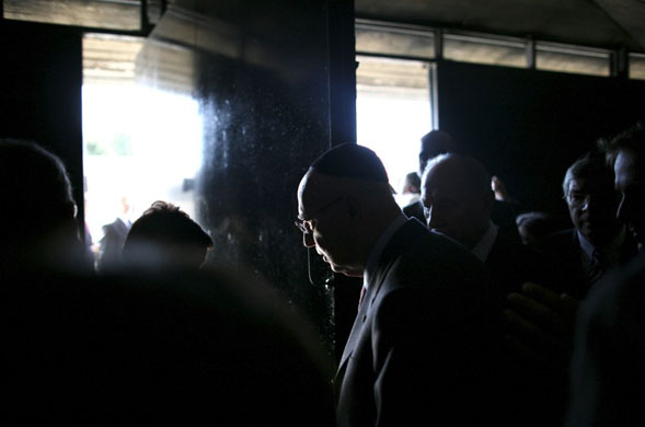 Gallery November 26 2008: Giorgio Napolitano visits the Yad Vashem Holocaust Memorial