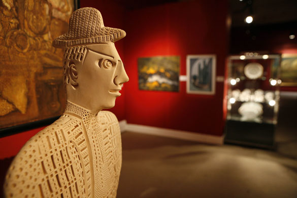 Gallery Sotheby's Russian art  : Untitled terracotta piece by Alexander Ney 