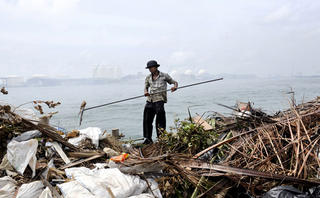 Gallery A place in the dump: Garbage in Maldives