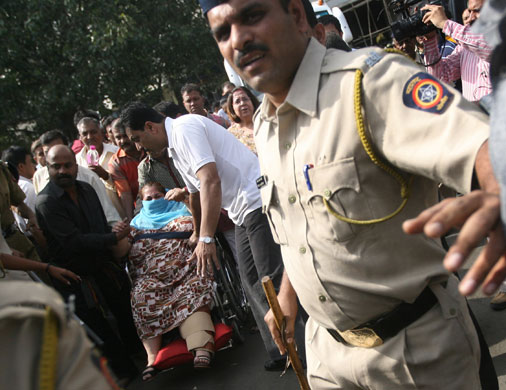 Gallery Mumbai aftermath: Freed hostages are rescued