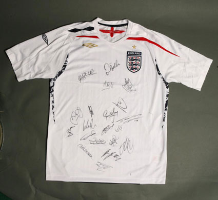 Gallery Katine Auction: England football shirt