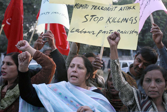 Gallery mumbai update: Pakistani protesters