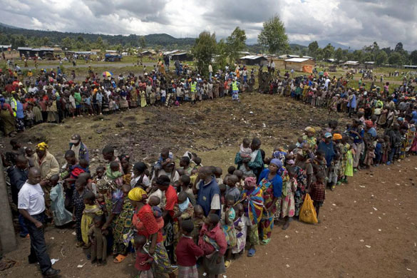 Gallery Congo conflict: Refugees wait for food in Congo