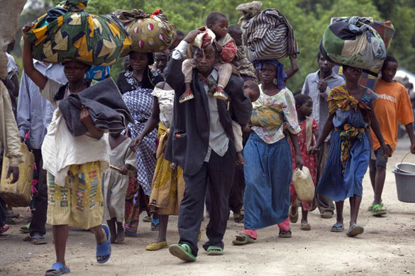 Gallery Congo conflict: People flee Kiwanja near Rutshuru where rebel soldiers were fighting