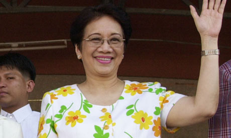 Former Philippine president Corazon Aquino, Jan 27, 2001