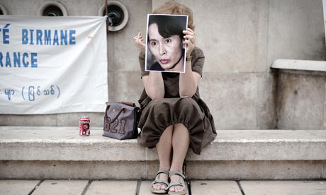 TOPSHOTS-FRANCE-MYANMAR-PROTEST