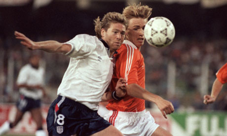 Soccer - World Cup Italia 90 - Group F - England v Holland