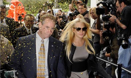 Lindsay Lohan surrenders at courthouse