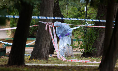 east london murder scene 2010 stabbed daughter mother aug death
