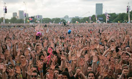 crowd at live 8 concert