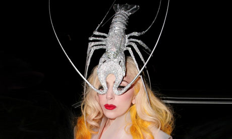 Lady-Gaga-wearing-her-Lob-008.jpg