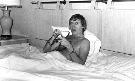 Jimmy-Savile-in-bed-in-19-010.jpg