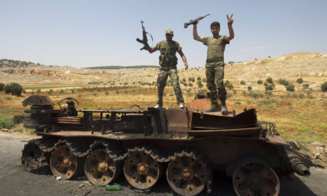 Syrian-rebel-fighters-pos-008.jpg