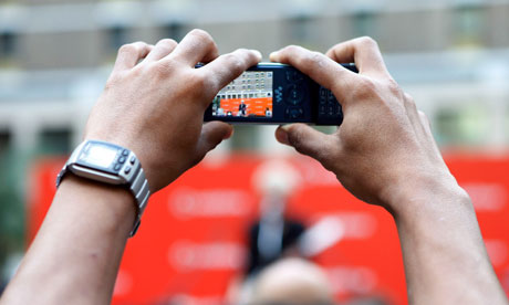 Fan records Evermore gig on a camera phone