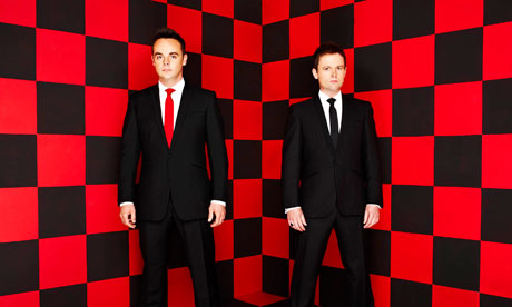 ant and dec on red or black set