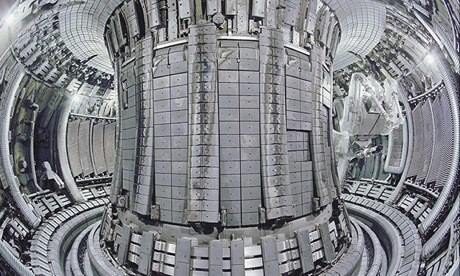 The toroidal chamber-magnetic (tokamak) of the Joint European Torus (Jet)