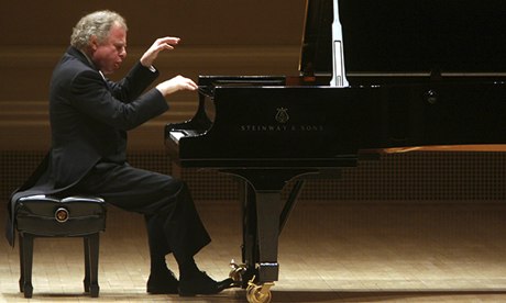 András Schiff at piano