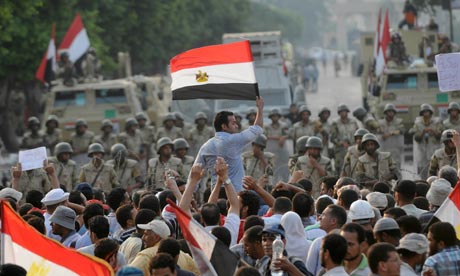 Los partidarios de Mohammed Morsi se reúnen en el barrio de Nasser City de El Cairo.