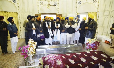 Sikhs-at-the-Golden-Templ-011.jpg