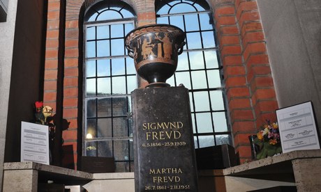 Urn containing Sigmund Freud's ashes